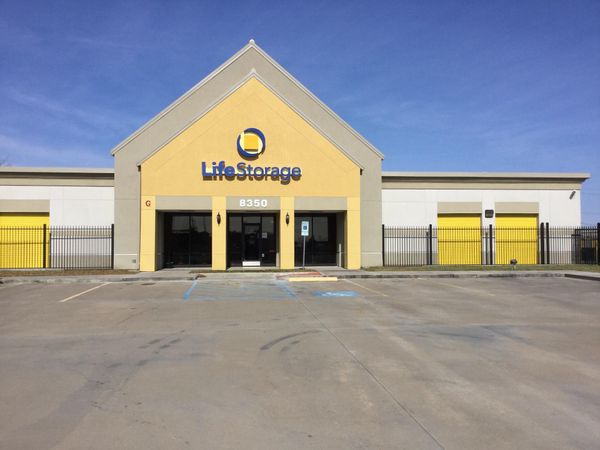 Life Storage facility on 8350 S Sam Houston Pkwy E - Houston, TX