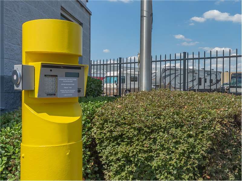 Extra Space Storage  1975 W Northwest Hwy in Dallas, TX