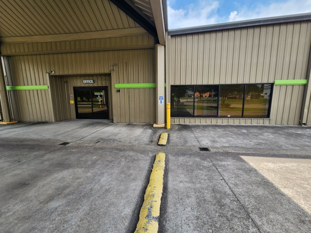 Extra Space Storage  455 W Cedar Bayou Lynchburg Rd in Baytown, TX