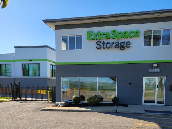 Extra Space Storage facility at 550 Cayuga Rd - Buffalo, NY
