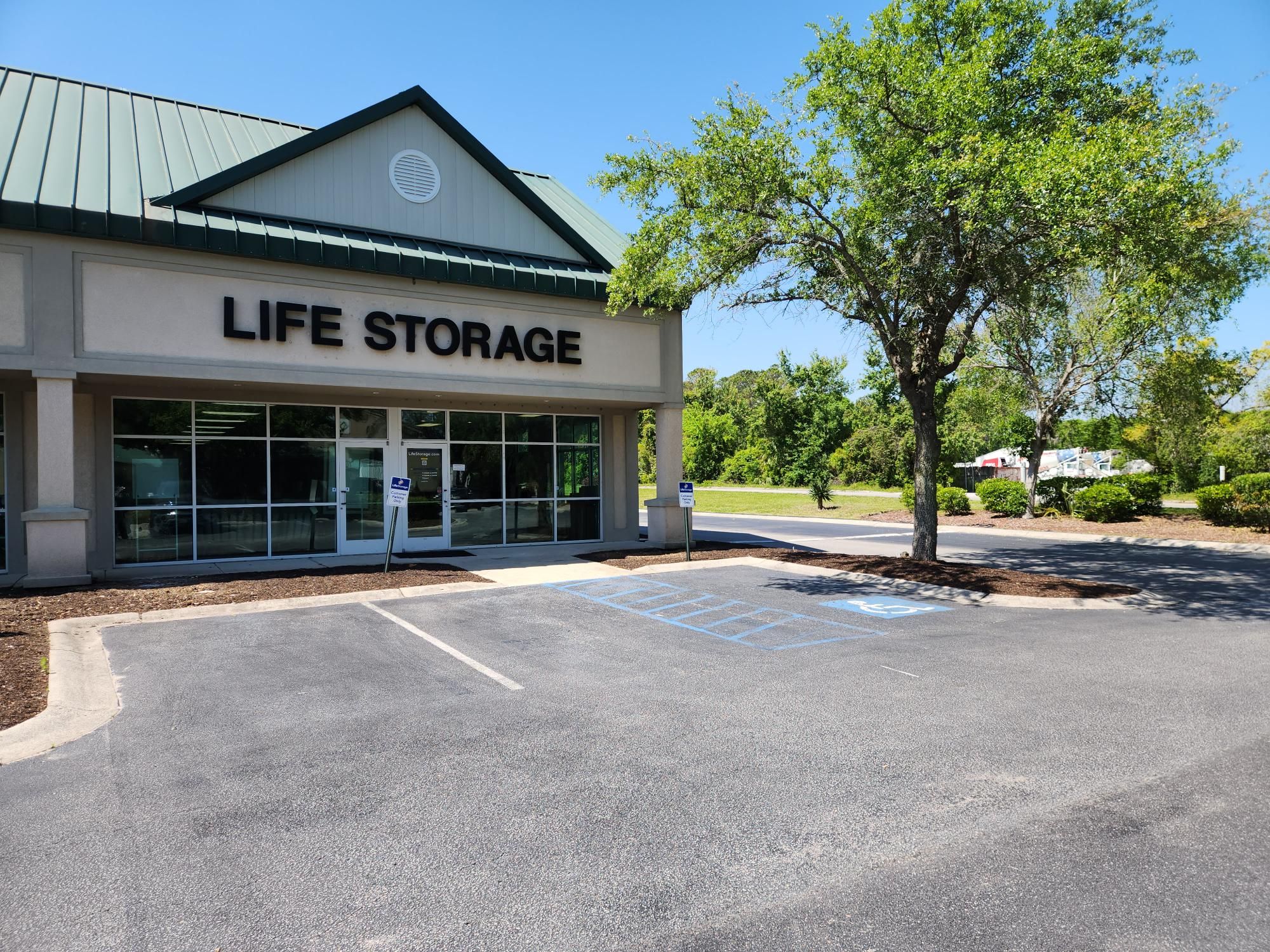 Extra Space Storage  19 Sheridan Park Cir in Bluffton, SC