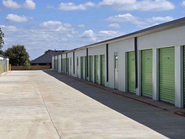 Extra Space Storage facility at 3250 S Santa Fe Ave - Moore, OK