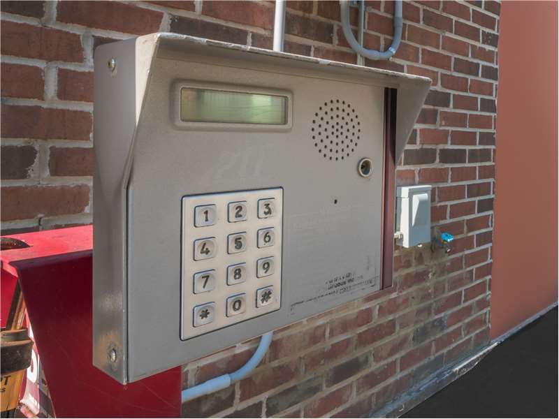 Extra Space Storage  3175 N Germantown Rd in Memphis, TN