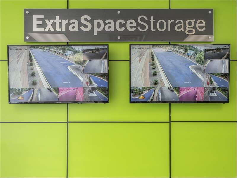 Extra Space Storage  1725 NW Maynard Rd in Cary, NC