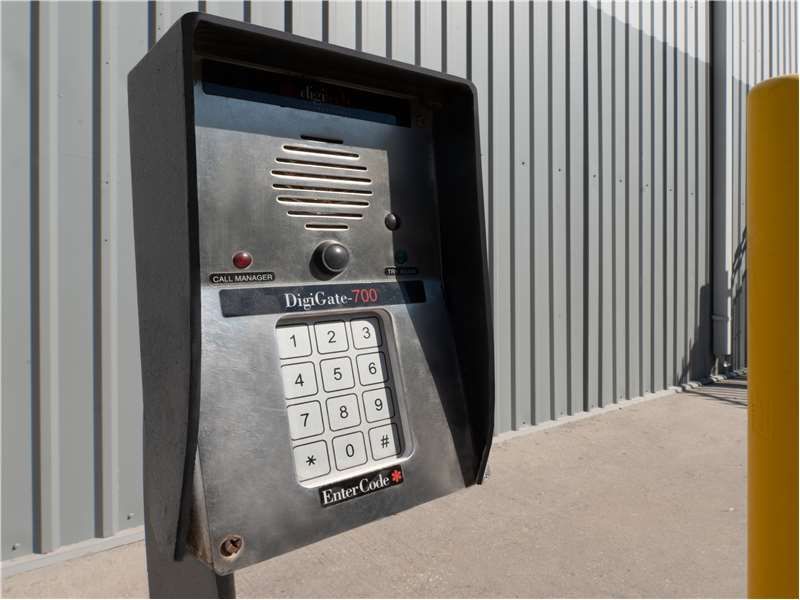 Extra Space Storage  5431 Lemmon Ave in Dallas, TX