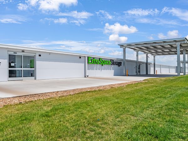 Extra Space Storage facility at 10130 Mid Rivers Mall Dr - St Peters, MO