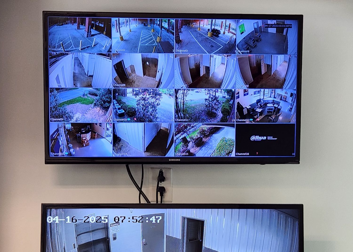 Extra Space Storage  1274 Crown Pointe Pkwy in Atlanta, GA