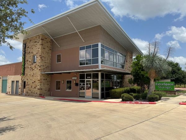 Extra Space Storage facility at 5141 Cromwell Dr - Kyle, TX