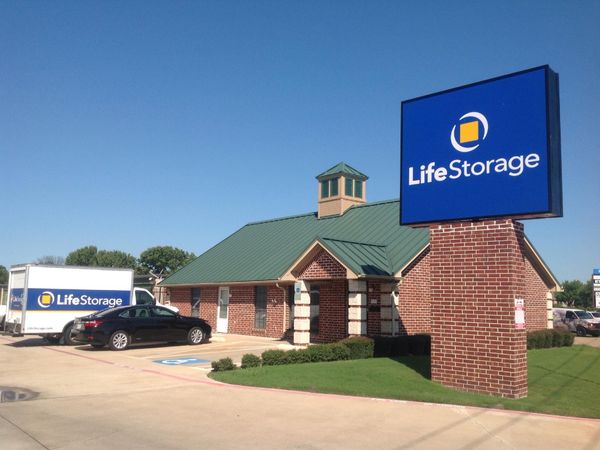 Life Storage facility on 6615 N Beach St - Fort Worth, TX