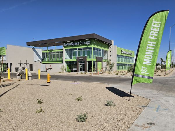 Extra Space Storage facility at 104 N Val Vista Dr - Mesa, AZ
