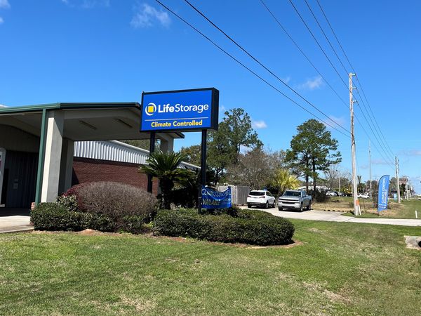 Life Storage facility on 7905 State Highway 59 - Foley, AL