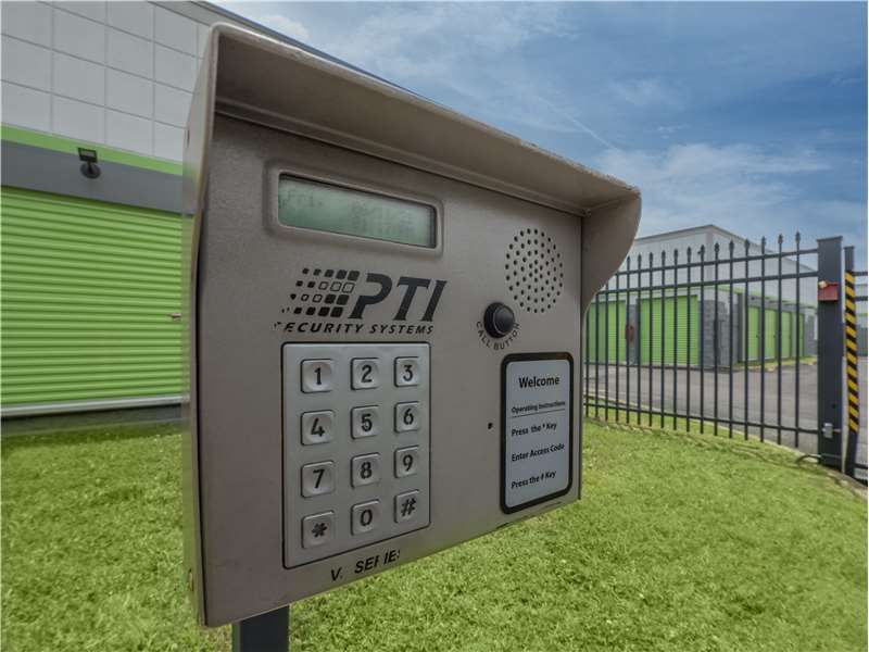 12×5 Self Storage Unit in Hampton, VA 1141 W Pembroke Ave Hampton, Virginia 2
