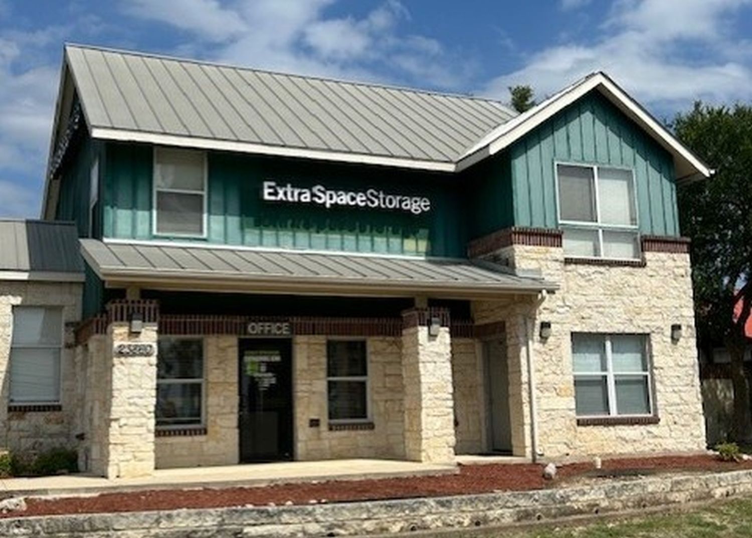 Extra Space Storage  23860 US-281 N in San Antonio, TX