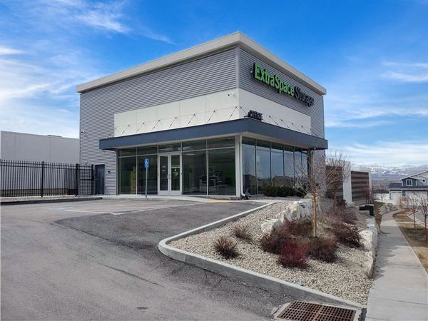 Extra Space Storage facility at 605 W Royal Mile Rd - Bluffdale, UT