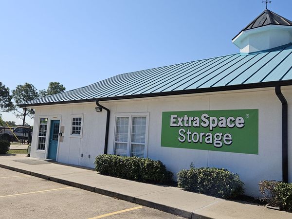 Extra Space Storage facility at 14640B Highway 3 - Webster, TX