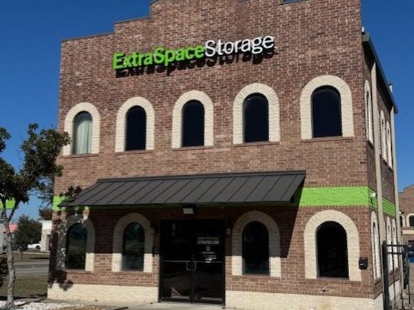 Extra Space Storage facility at 2101 Double Creek Dr - Round Rock, TX