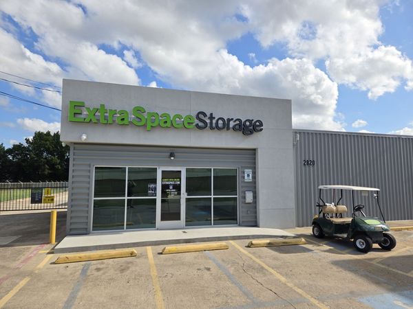Extra Space Storage facility at 2820 Virginia Cir - Denton, TX