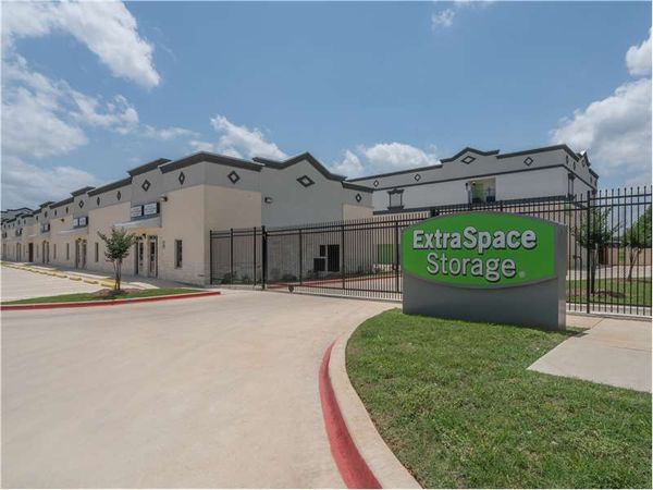 Extra Space Storage facility at 3831 FM 2181 - Corinth, TX