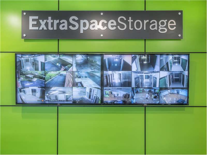 Extra Space Storage  790 Monument Rd in Jacksonville, FL