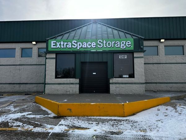 Extra Space Storage facility at 13401 Giles Rd - Omaha, NE