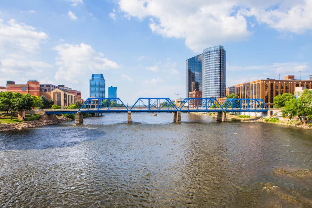 Article image for: How Much Does Hiring a Moving Company Cost in Grand Rapids?