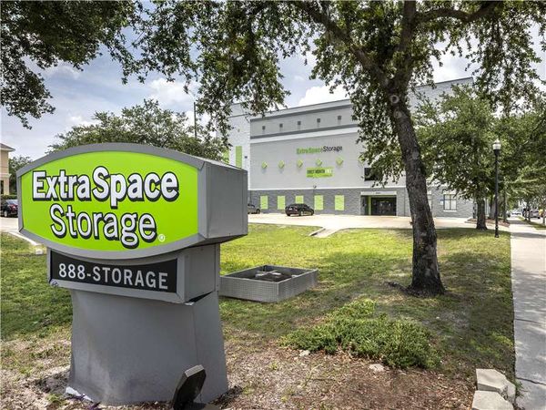 Extra Space Storage facility at 2301 W Cleveland St - Tampa, FL