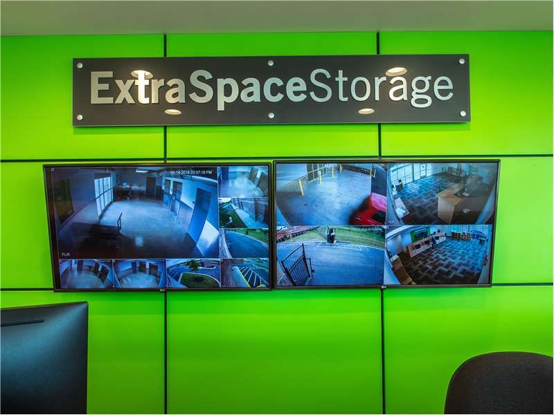 Extra Space Storage  3130 Peachtree Pkwy in Suwanee, GA