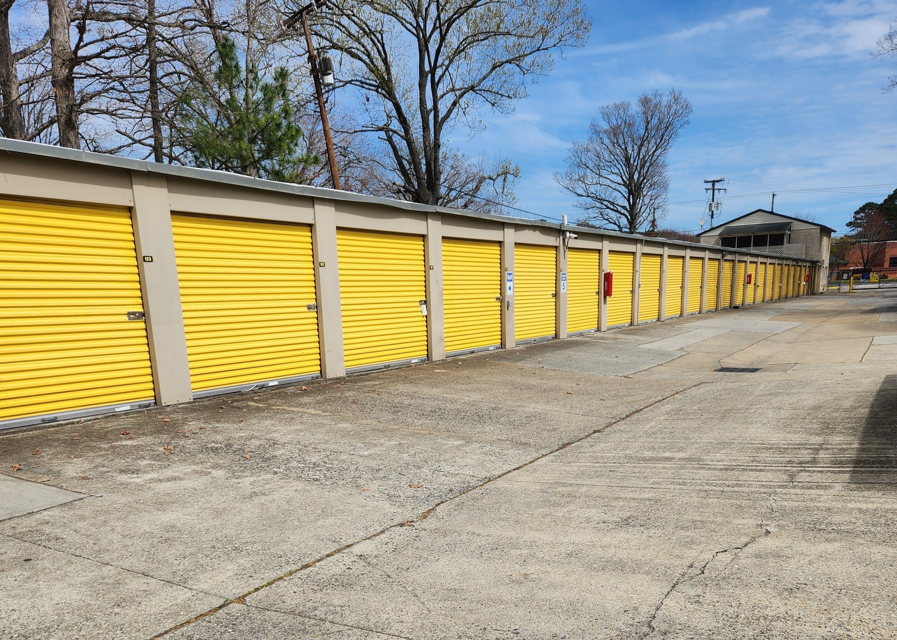 Extra Space Storage  10429 Jefferson Ave in Newport News, VA