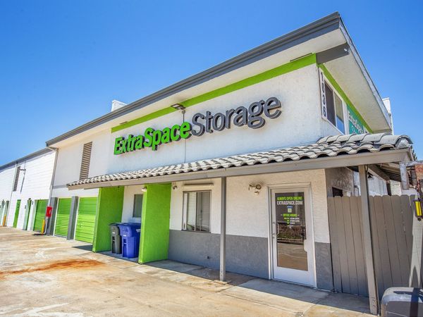 Extra Space Storage facility at 1636 N Magnolia Ave - El Cajon, CA