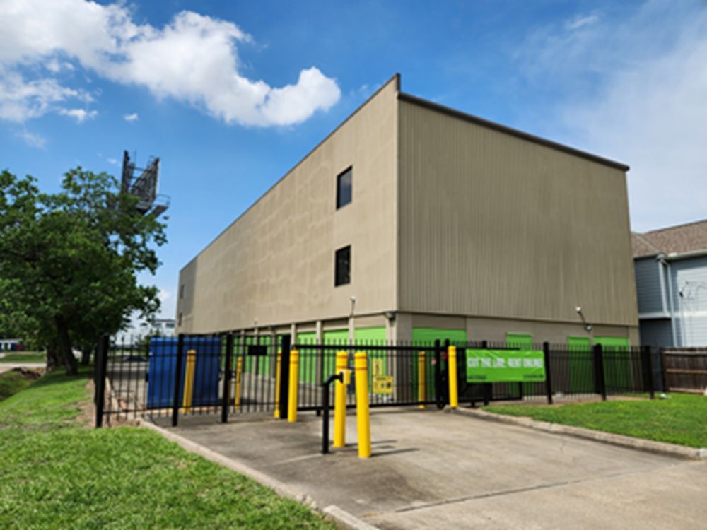 Extra Space Storage  5425 Katy Fwy in Houston, TX