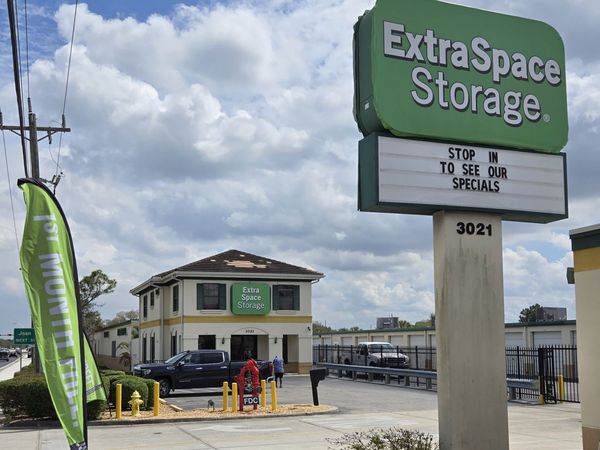 Extra Space Storage facility at 3021 Lee Blvd - Lehigh Acres, FL