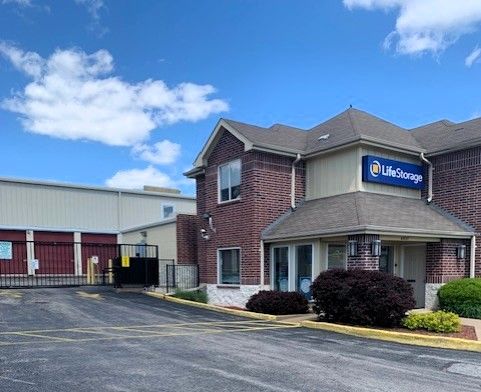 Extra Space Storage  6557 Manchester Ave in St Louis, MO