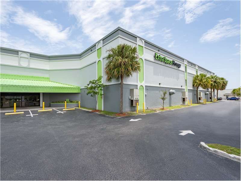 Extra Space Storage  4950 N Dixie Hwy in Oakland Park, FL