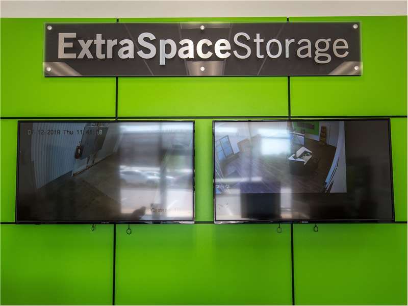 Extra Space Storage  5415 NE Antioch Rd in Kansas City, MO