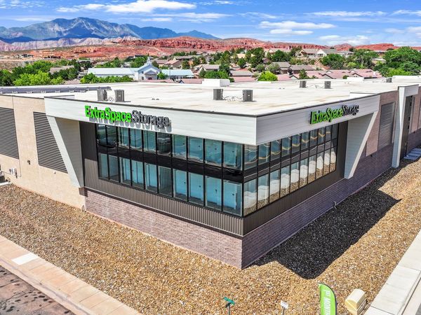 Extra Space Storage facility at 225 E Buena Vista Blvd - Washington, UT