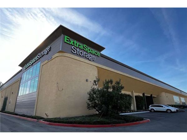 Extra Space Storage facility at 17900 Crusader Ave - Cerritos, CA