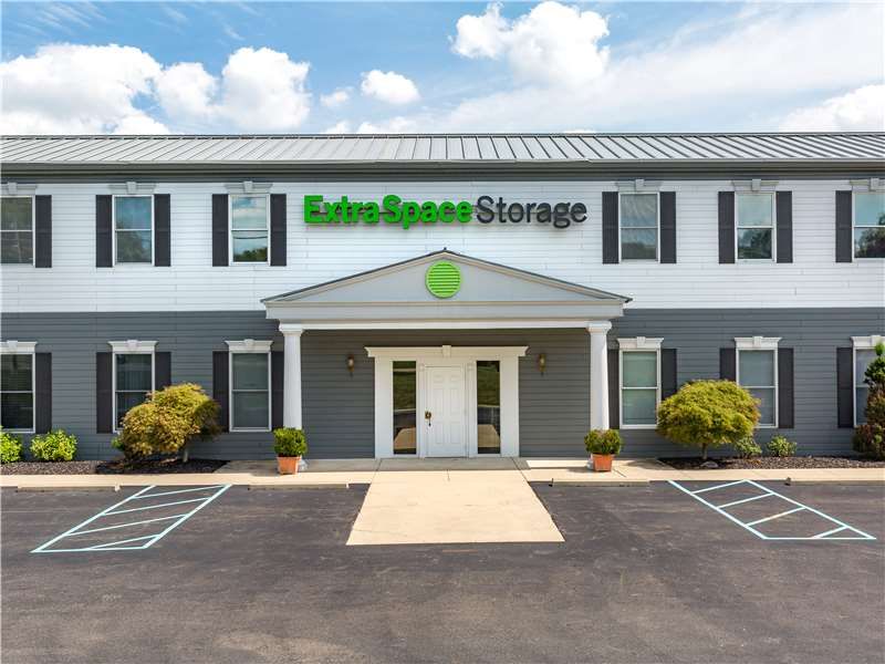 Extra Space Storage  4616 Kenny Rd in Columbus, OH