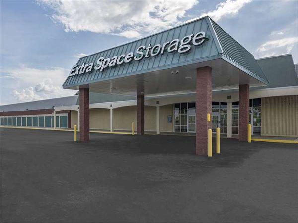 Extra Space Storage facility at 6169 St Andrews Rd - Columbia, SC