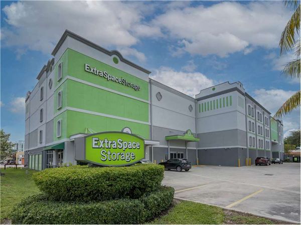 Extra Space Storage facility at 430 N Dixie Hwy - Hollywood, FL