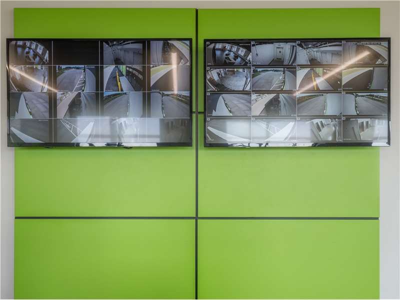 Extra Space Storage  2072 Western Ave in Knoxville, TN