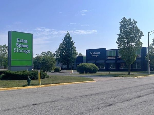 Extra Space Storage facility at 1800 Des Plaines Ave - Forest Park, IL