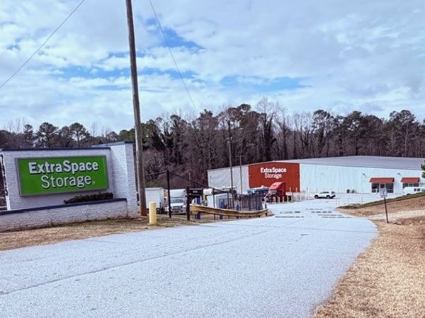 Extra Space Storage facility at 7905 Highway 85 - Riverdale, GA