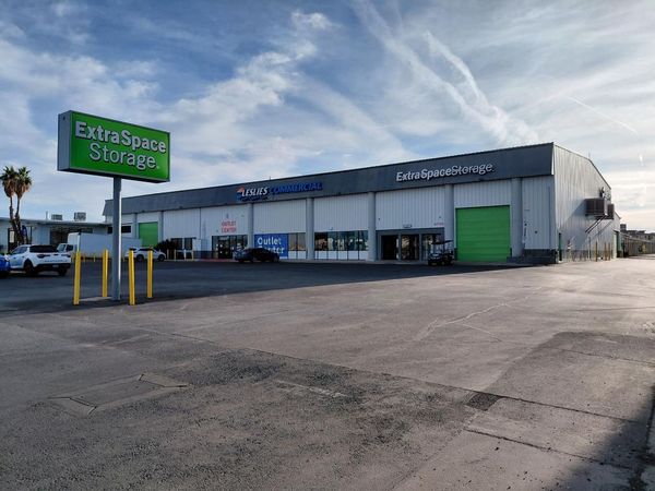 Extra Space Storage facility at 6740 Boulder Hwy - Las Vegas, NV