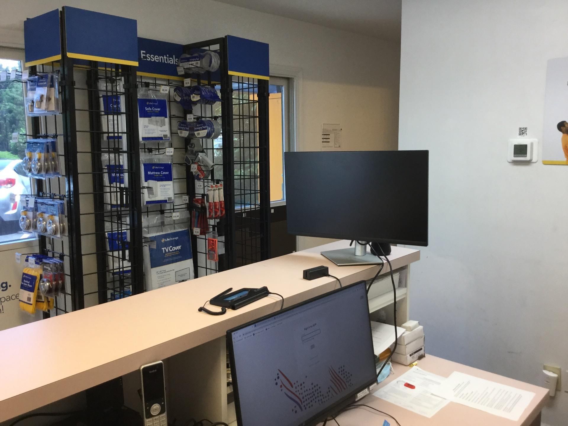 5×5 Self Storage Unit in Marietta, GA 1725 Roswell Rd Marietta, Georgia 3