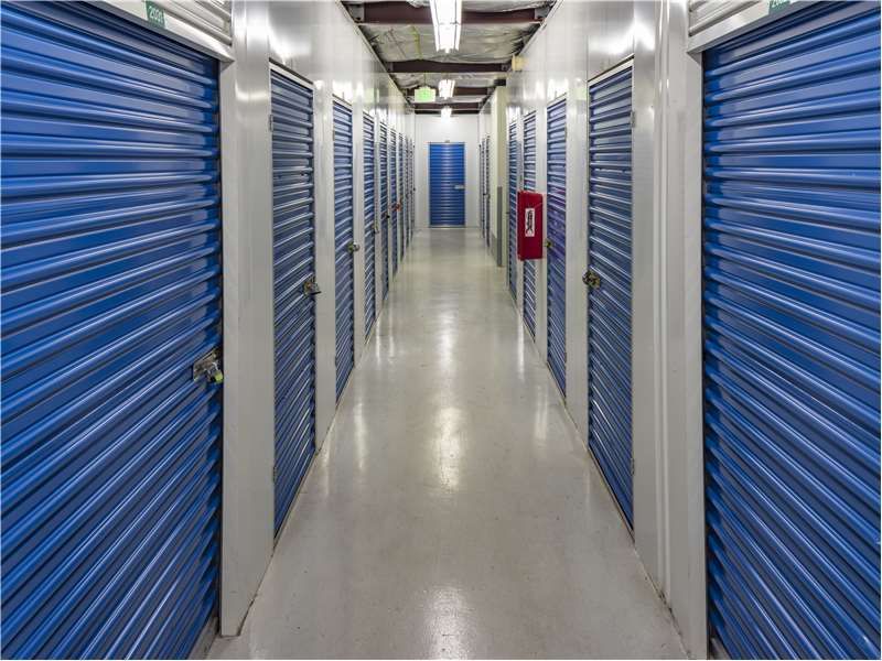 Extra Space Storage  2700 Whitney Pl in District Heights, MD