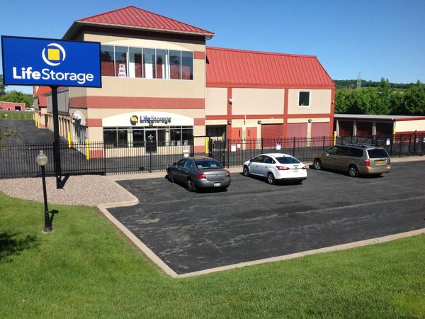 Life Storage facility on 104 Bennett Rd - Camillus, NY