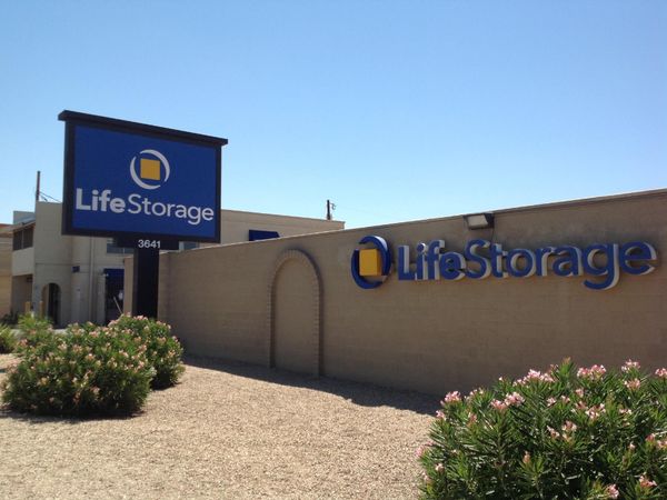 Life Storage facility on 3641 W Camelback Rd - Phoenix, AZ