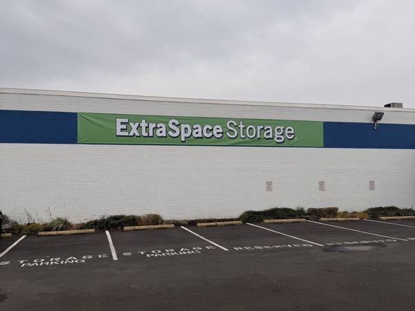 Extra Space Storage facility at 140 Woodbine St - Bergenfield, NJ