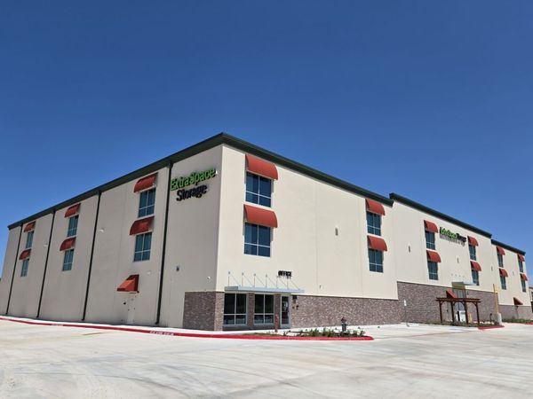 Extra Space Storage facility at 230 S General Bruce Dr - Temple, TX