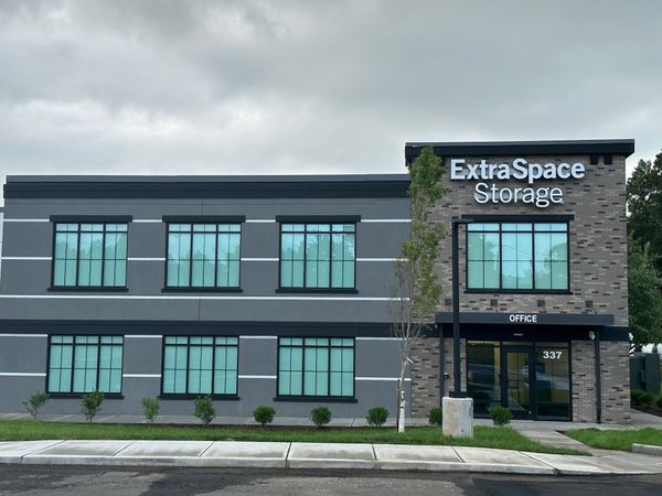Extra Space Storage facility at 337 E Main St - Branford, CT